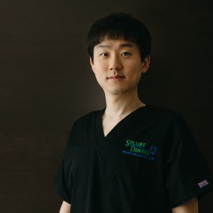 Portrait of Dr. Naru Kang, a caring dentist ready to provide quality dental care