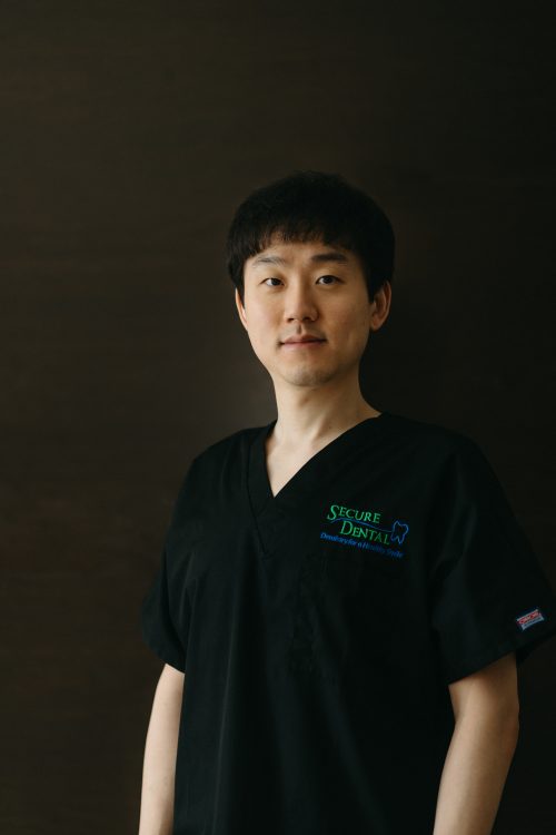 Portrait of Dr. Naru Kang, a caring dentist ready to provide quality dental care