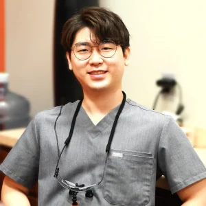 Dr. Yong Woong Lee